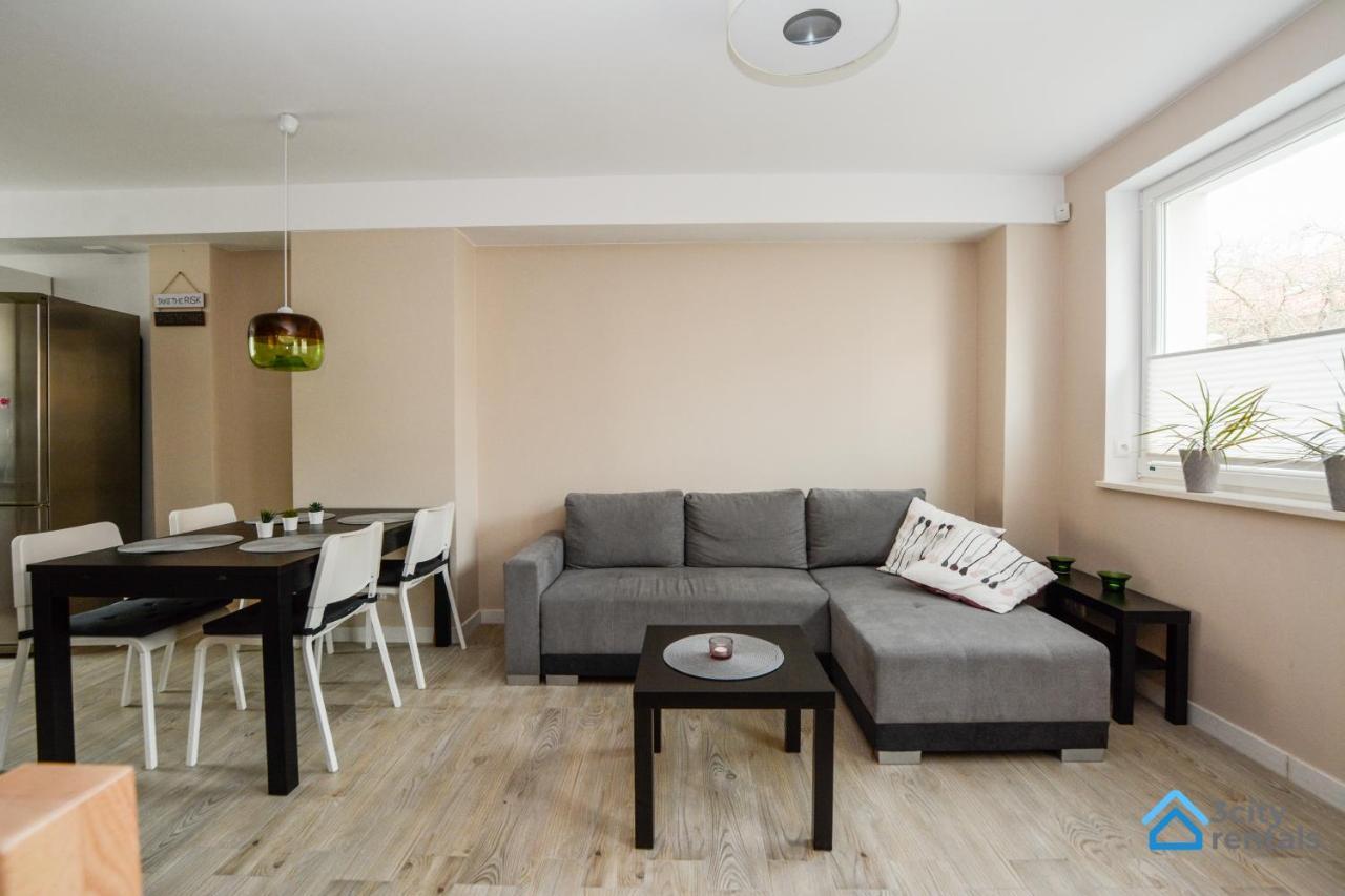 Family House With Backyard Апартаменти *